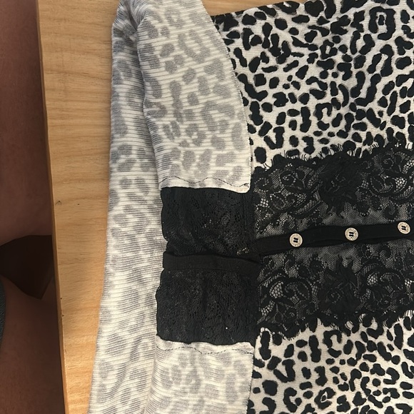 Black and white adorable Cardigan - Picture 3 of 4